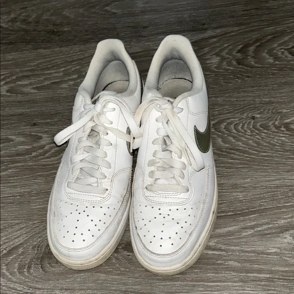 NIKE White Sneakers with Silver Accents - Picture 2 of 6